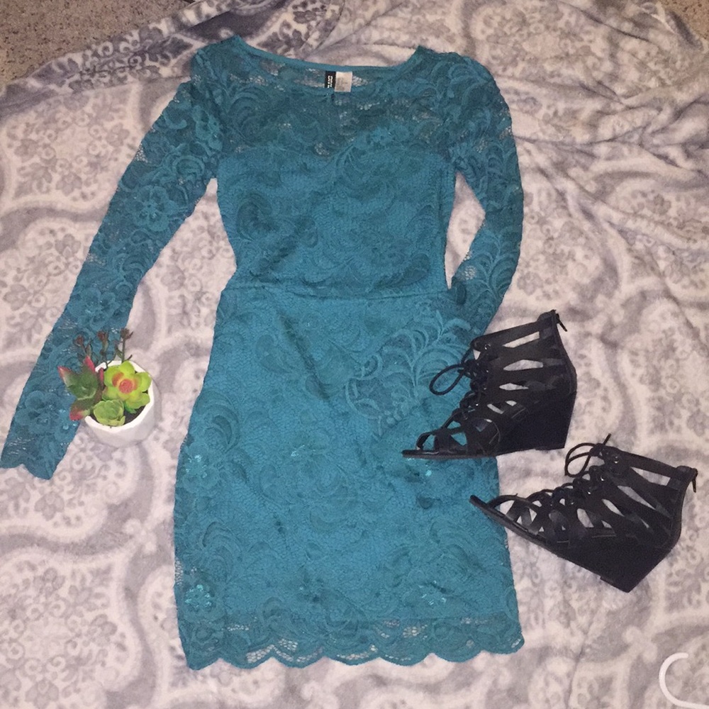 Lace body con dress